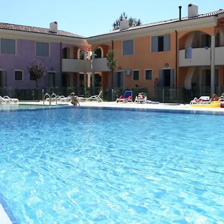 Colourful Flat With A Fenced Garden And Fireplace Apartamento Bibione