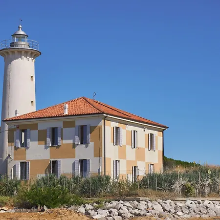 Colourful Flat With A Fenced Garden And Fireplace Apartman