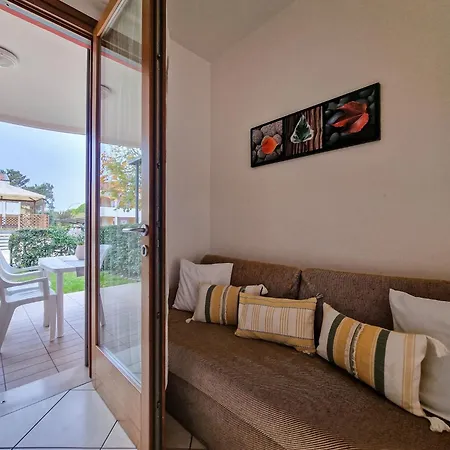 Διαμέρισμα Colourful Flat With A Fenced Garden Μπιμπιόνε