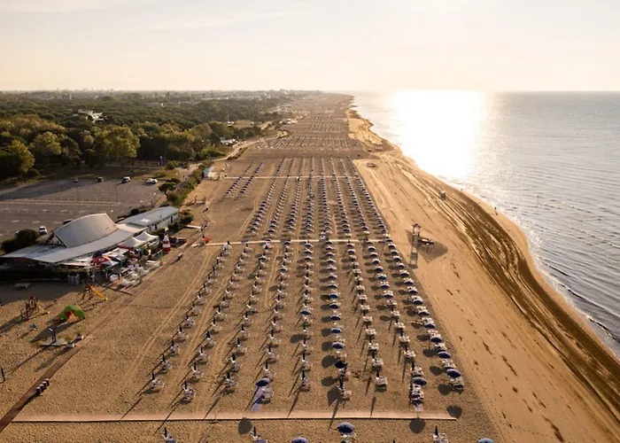 Colourful Flat With A Fenced Garden And Fireplace Апартаменти Бібіоне