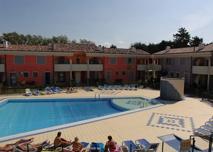 Appartamento Colourful Flat With A Fenced Garden And Fireplace Bibione