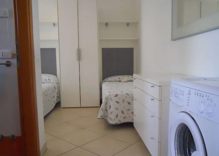 Colourful Flat With A Fenced Garden And Fireplace Appartamento Bibione