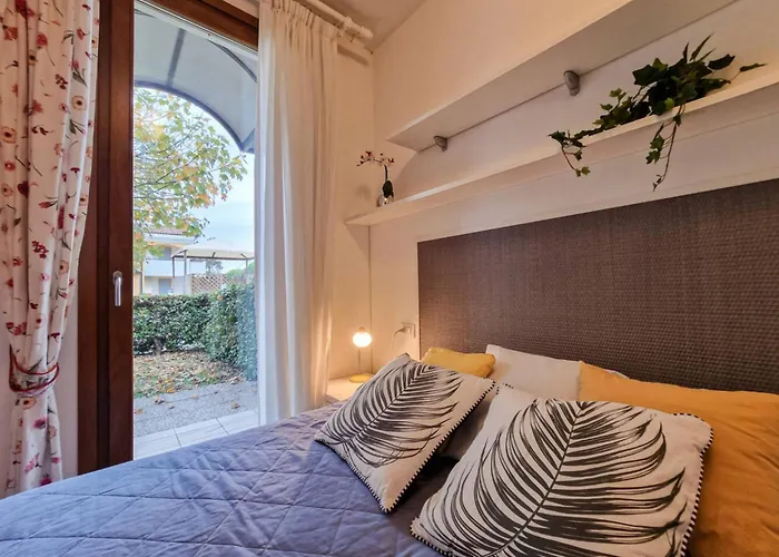 Апартаменти Colourful Flat With A Fenced Garden And Fireplace Бібіоне