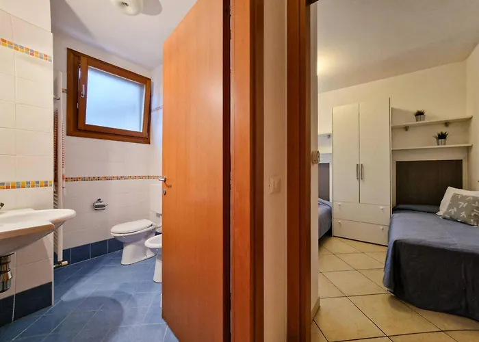 Colourful Flat With A Fenced Garden And Fireplace Appartamento Bibione