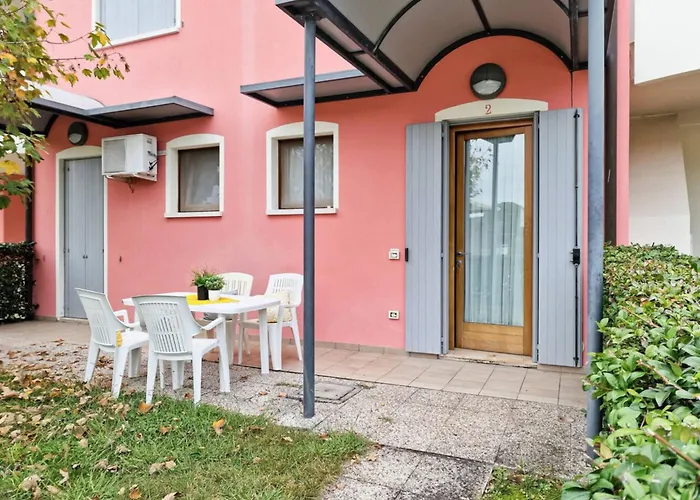Colourful Flat With A Fenced Garden And Fireplace *