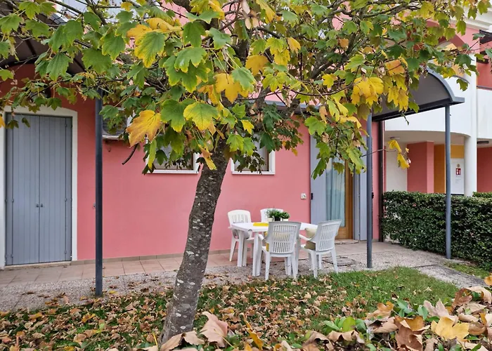 Appartamento Colourful Flat With A Fenced Garden And Fireplace