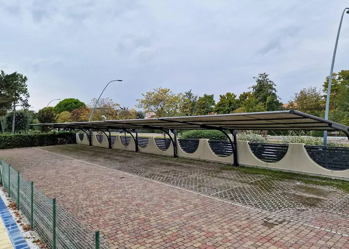 Appartamento Colourful Flat With A Fenced Garden And Fireplace